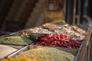 delhi india spice market travel photographer